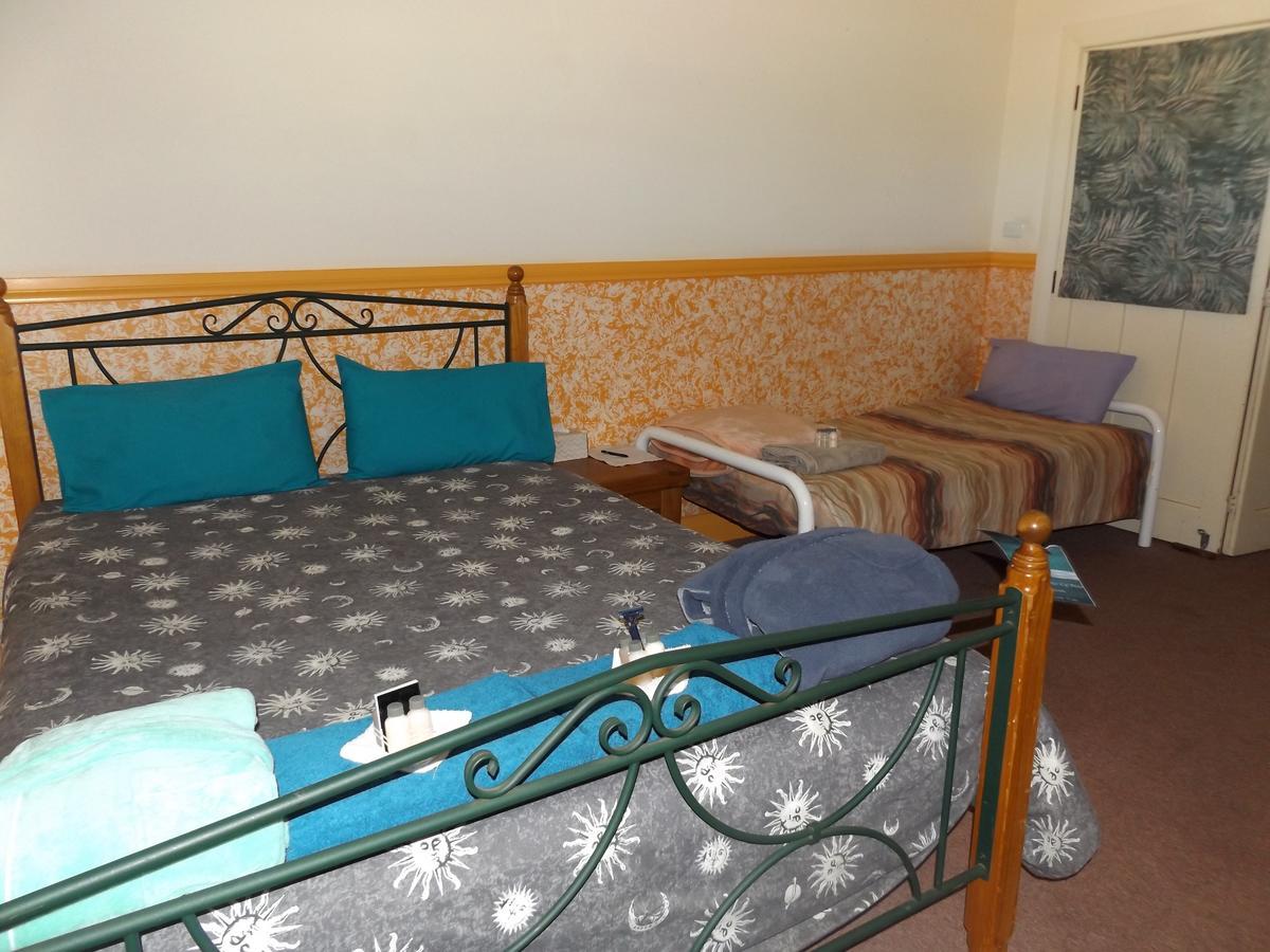 Queen Of The Murchison Guest House & Cafe Cue Kültér fotó